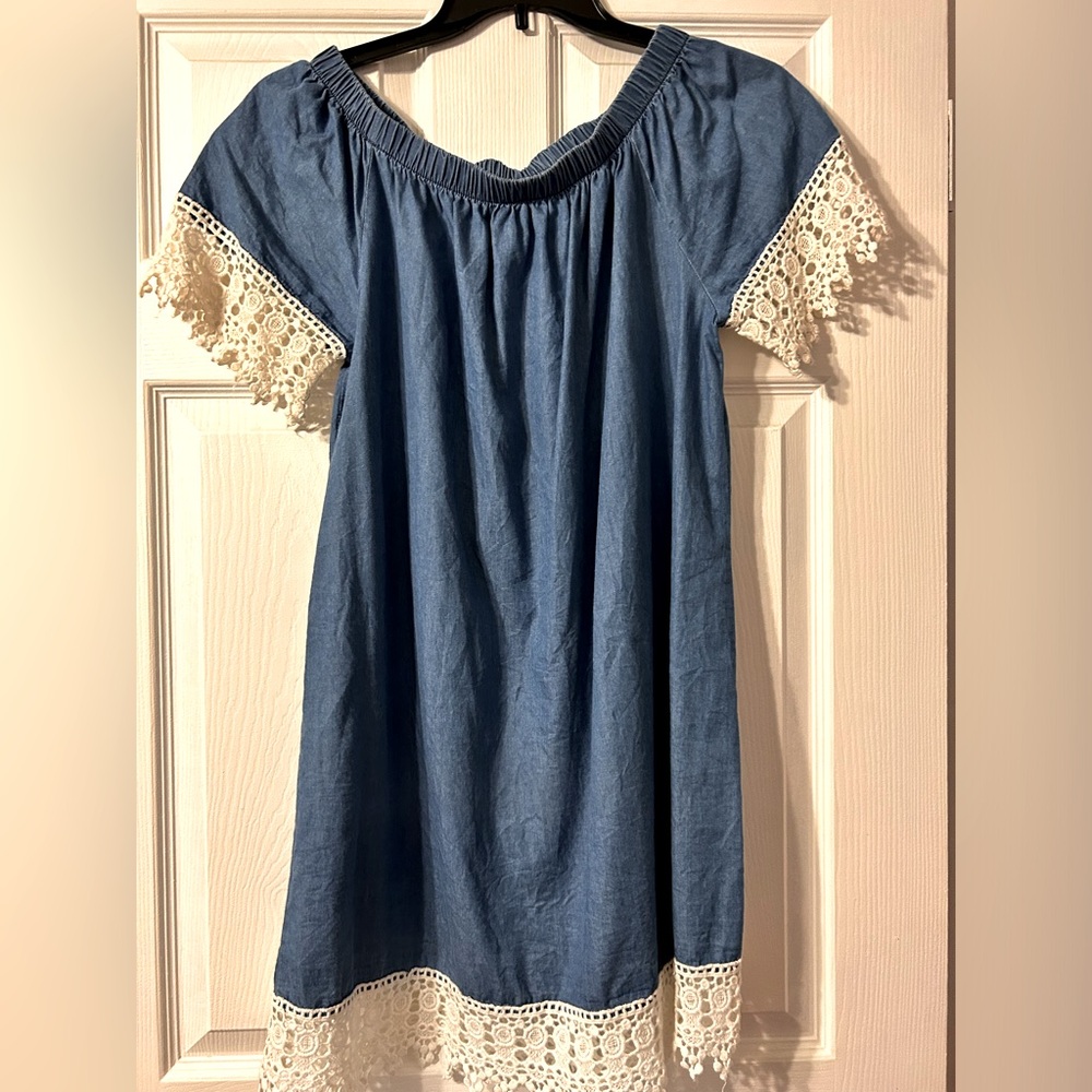 Denim dress with Crotchet accents